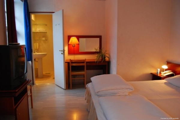 Hotel NB (Riga)